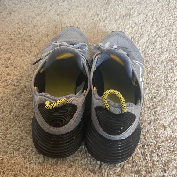 Grey womens air max, size youth 5 (womens 6.5) - Picture 4 of 4